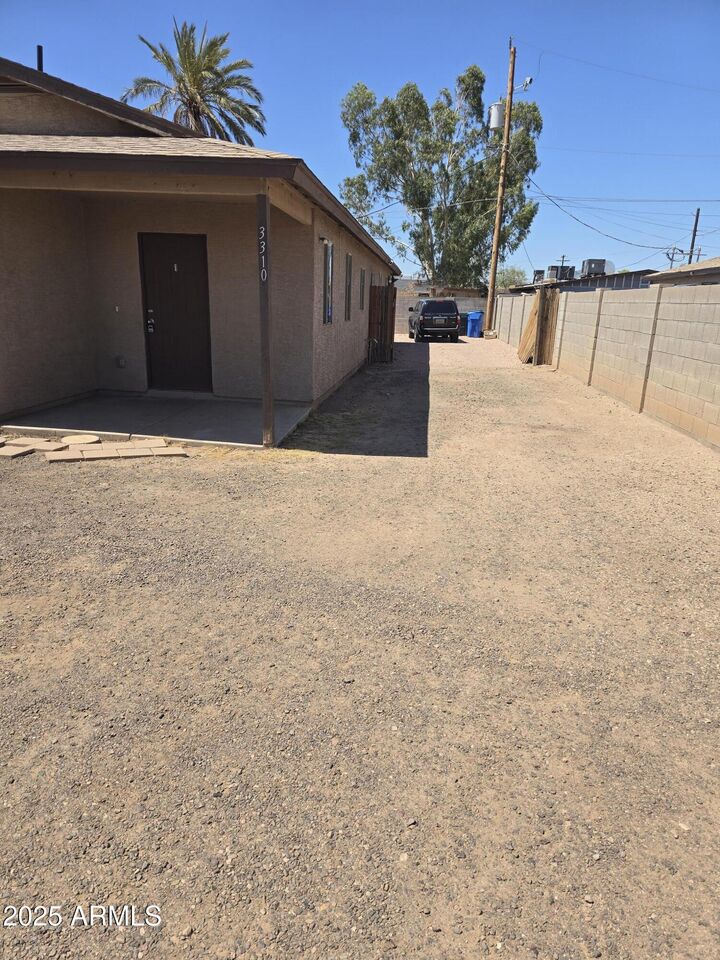 Property Photo:  3310 W Jackson Street 1,2  AZ 85009 