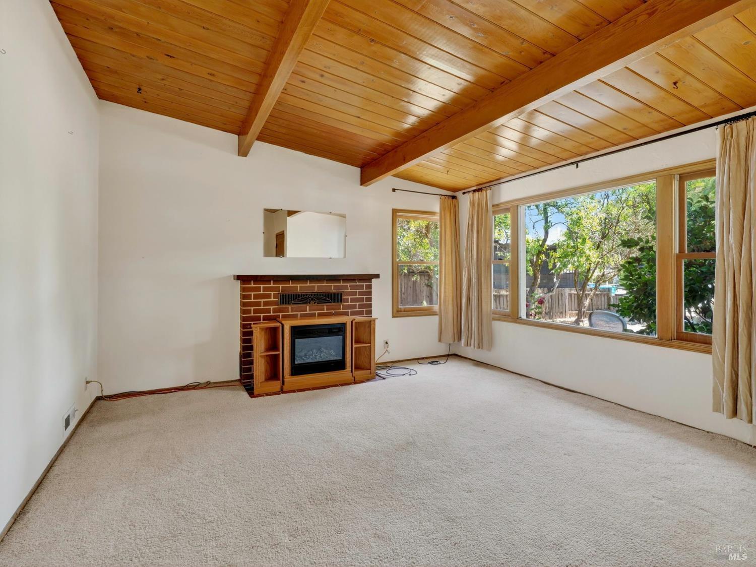 Property Photo: 206 Champlain Avenue CA 95425