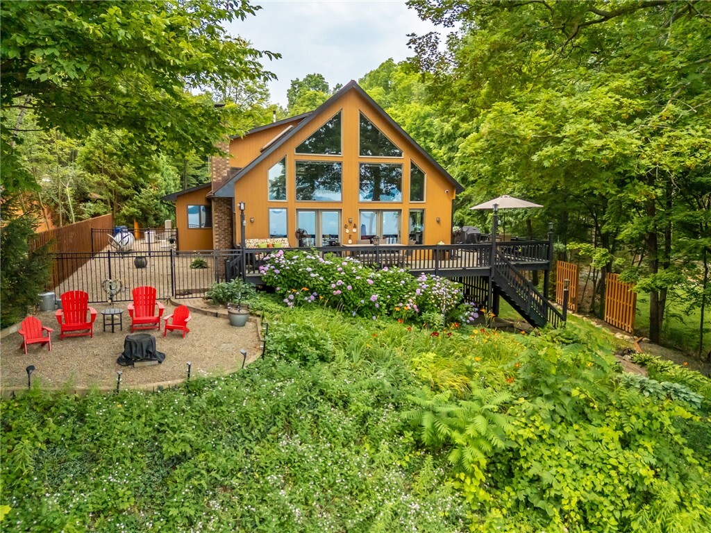 Property Photo:  1965 Perry Point Road  NY 14527 