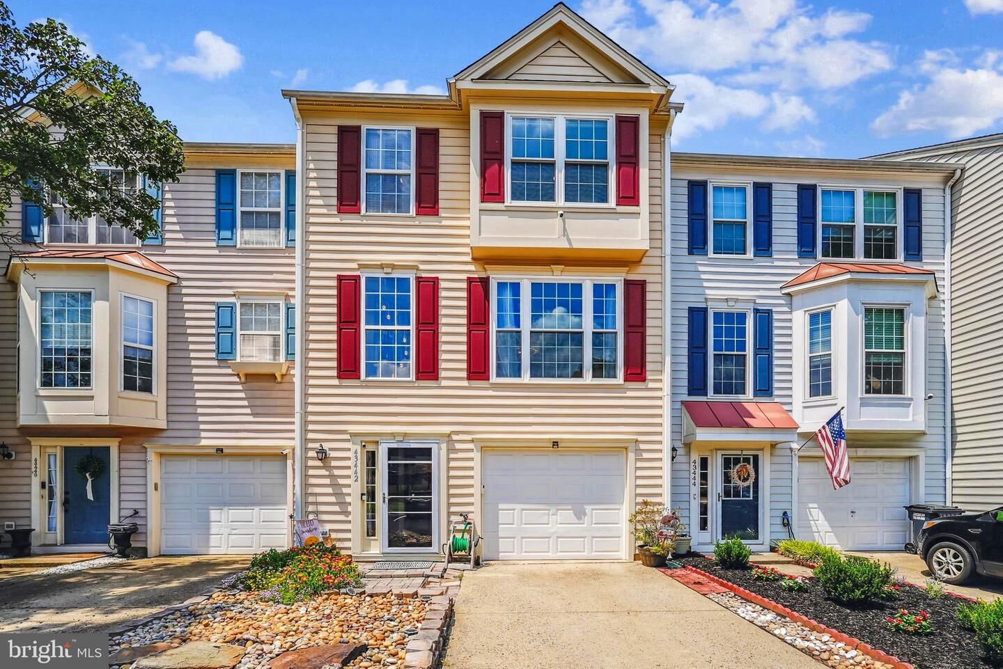 Property Photo:  43442 Nottingham Square  VA 20147 