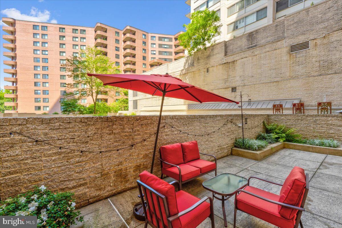 Property Photo: 4515 Willard Avenue 516S MD 20815