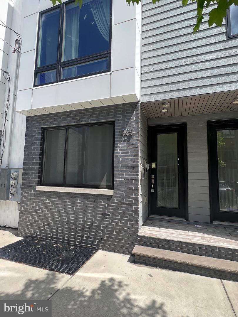 Property Photo:  1225 N 5th Street 1  PA 19122 