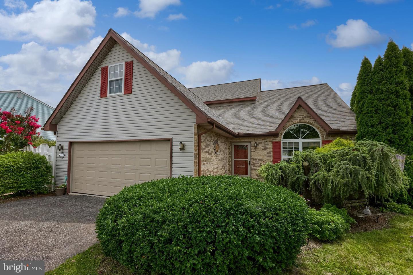 112 Winston Drive  York PA 17408 photo
