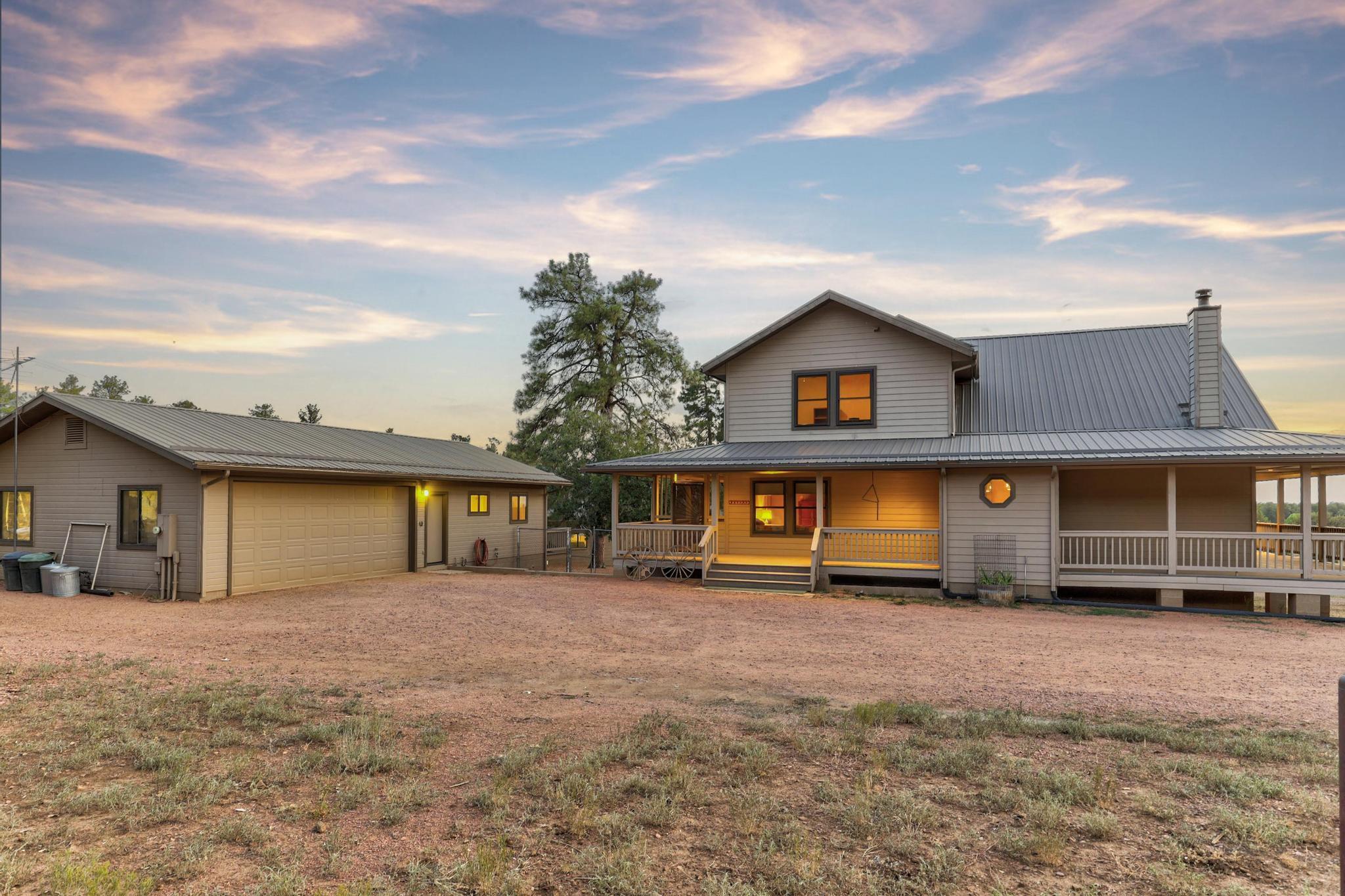 Property Photo:  131 W Hunt Ranch Road  AZ 85544 