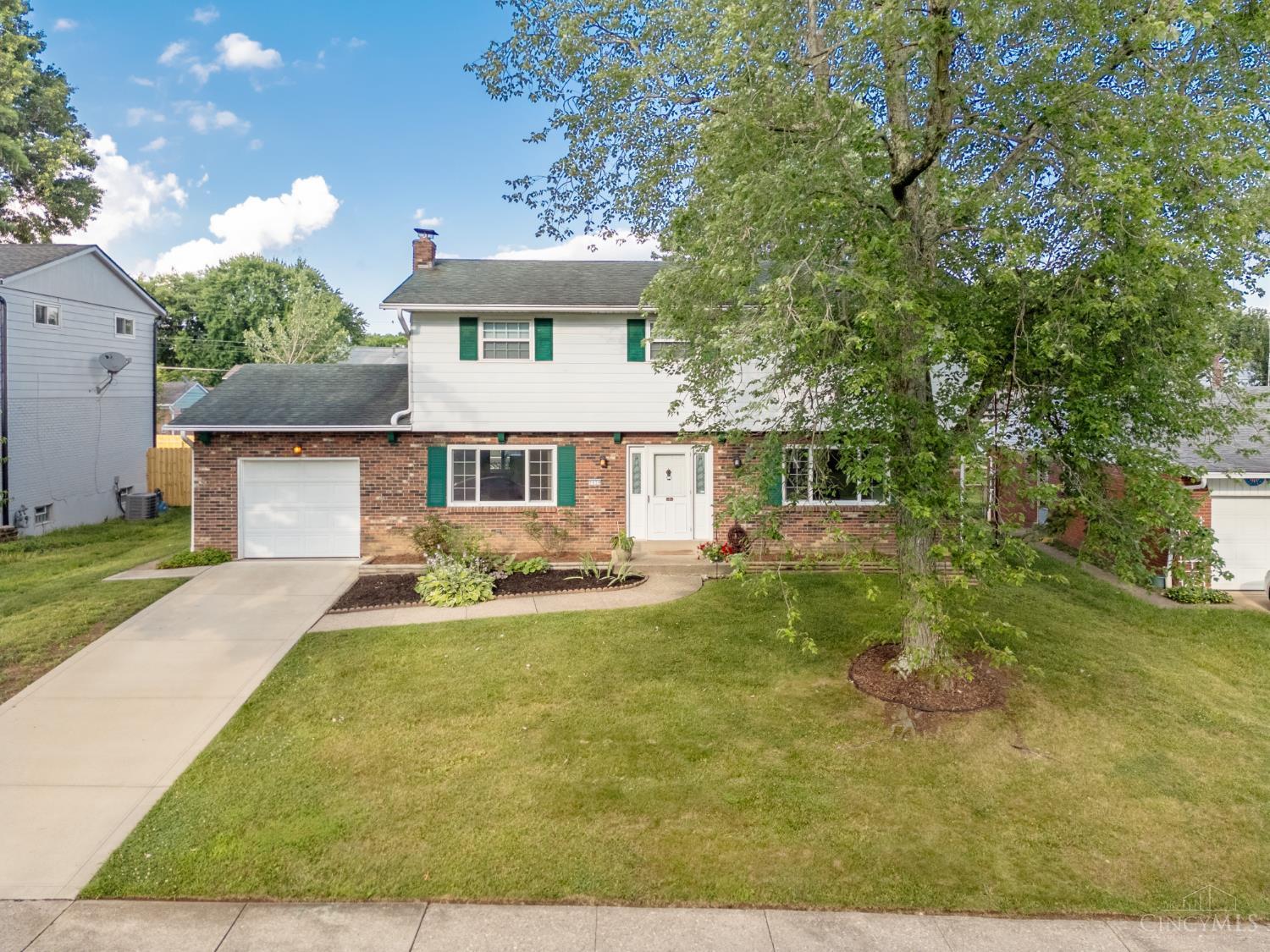 Property Photo: 1624 Pinebluff Lane OH 45255