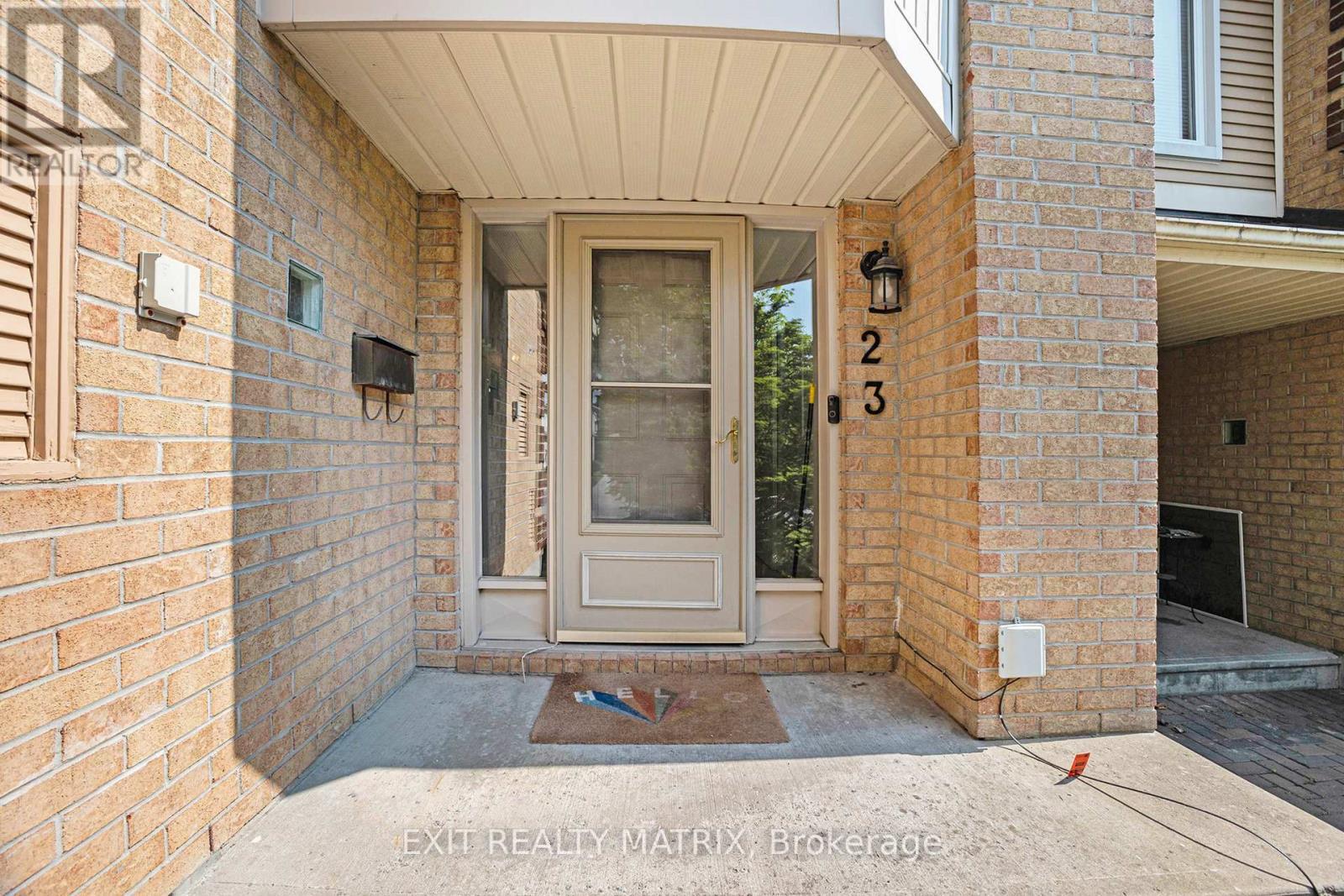 Photo de la propriété:  23 Weybridge Drive  ON K2J 4A1 