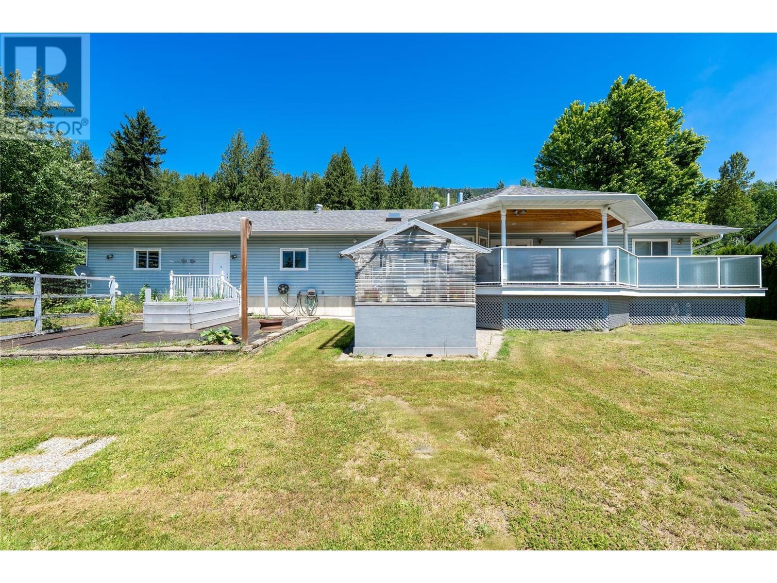 Property Photo:  139 Track Street Street East  BC V0E 2S0 