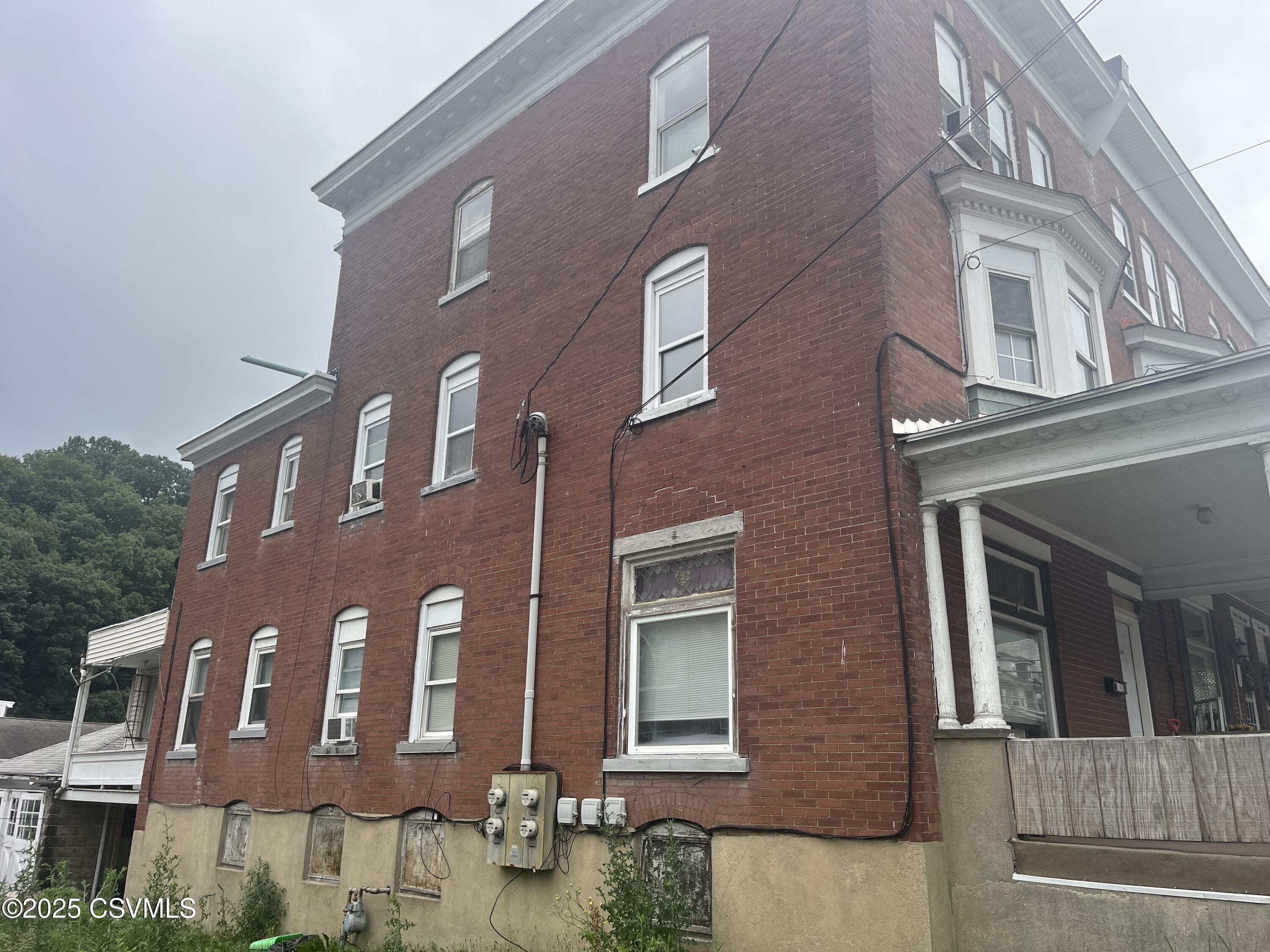 Property Photo:  1246 W Arch Street  PA 17866 