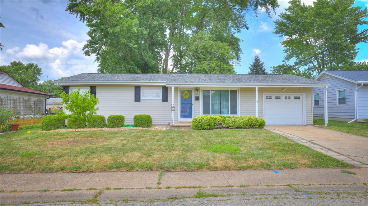 Property Photo:  4022 N Newcastle Drive  IL 62526 