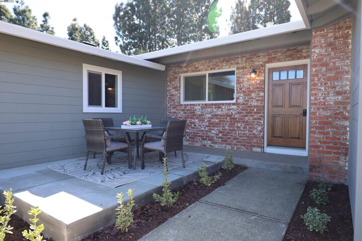 Property Photo: 4668 Flamingo Park Ct CA 94538