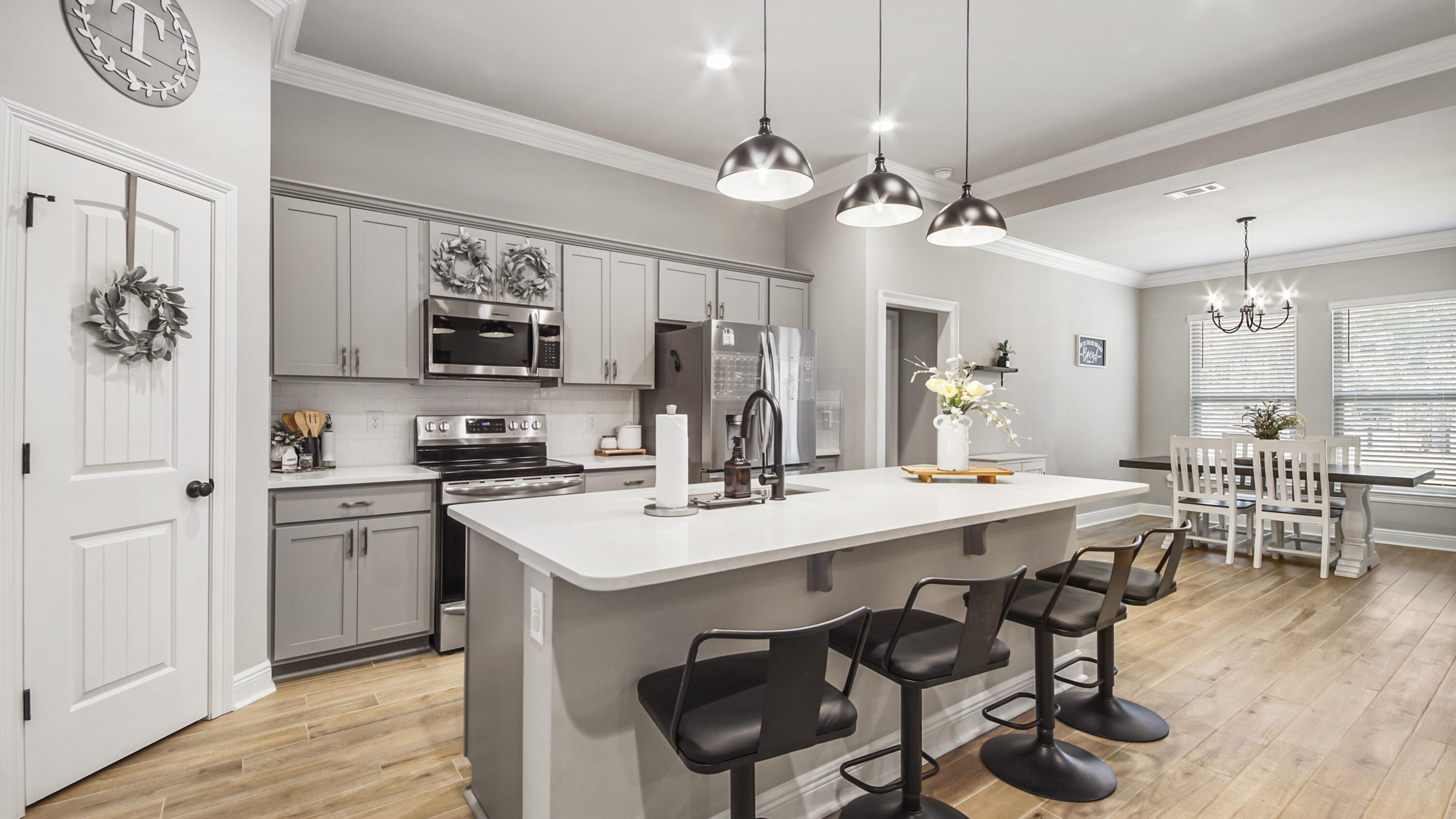 Property Photo: 69 W Apollo Avenue FL 32439