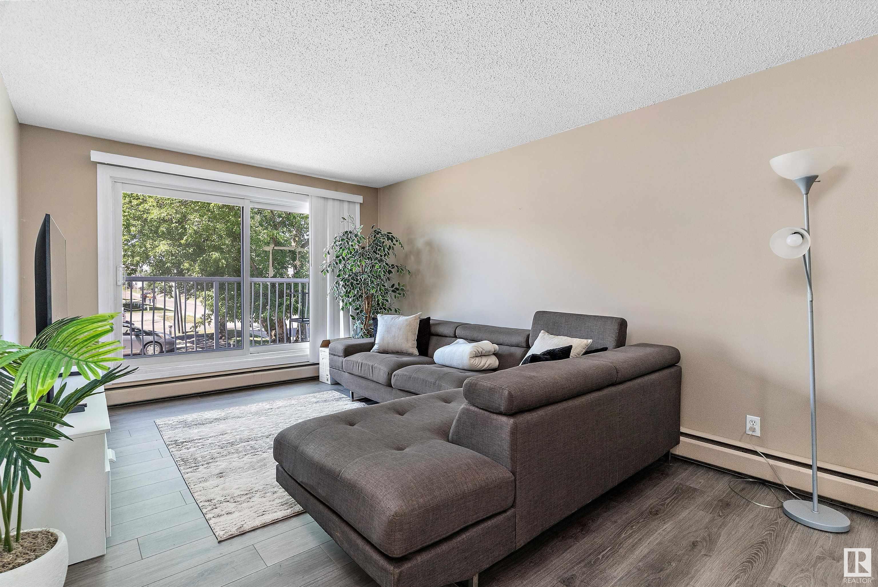 Property Photo:  10330 113 Street NW 206  AB T5K 1P6 