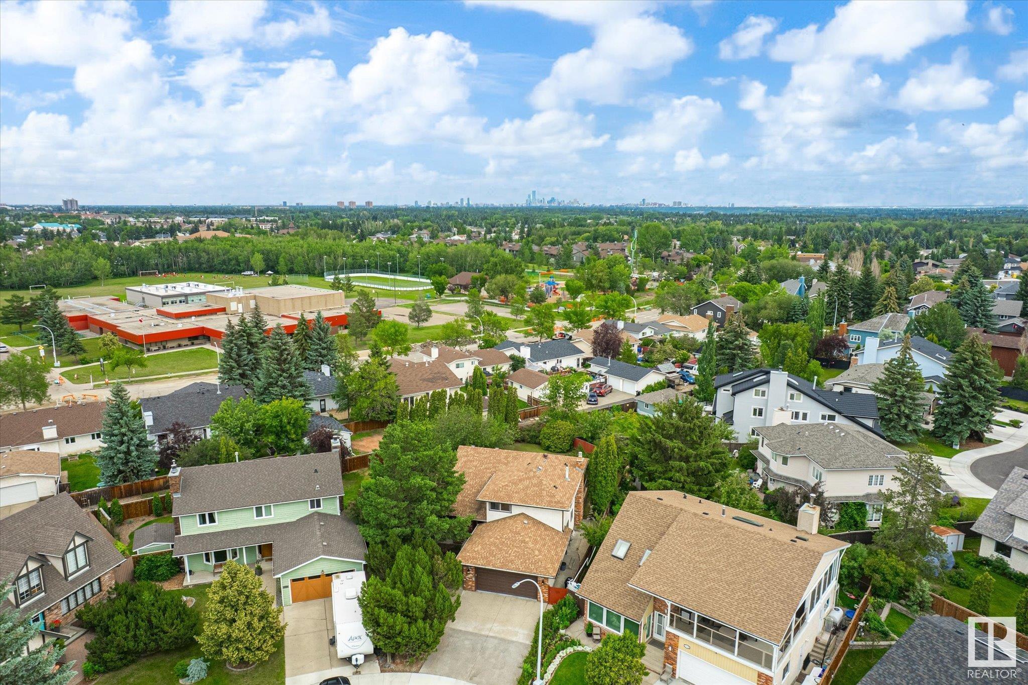 Property Photo: 17524 55 Avenue NW AB T6M 1G6