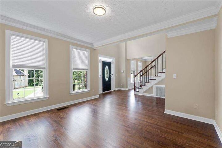 Property Photo: 1811 Lake Cove Drive SW GA 30331
