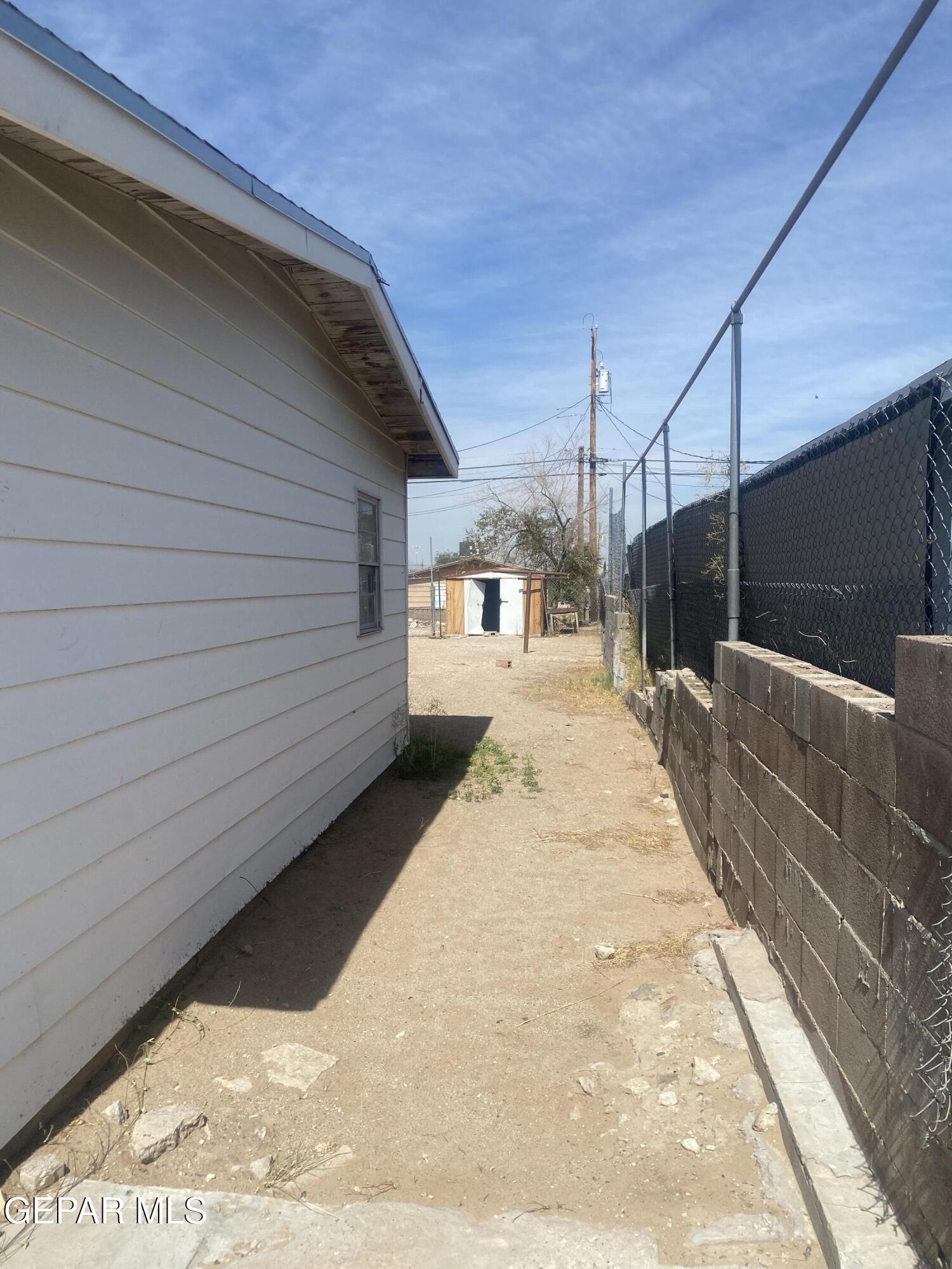 Property Photo:  1017 Gloria Street  TX 79907 