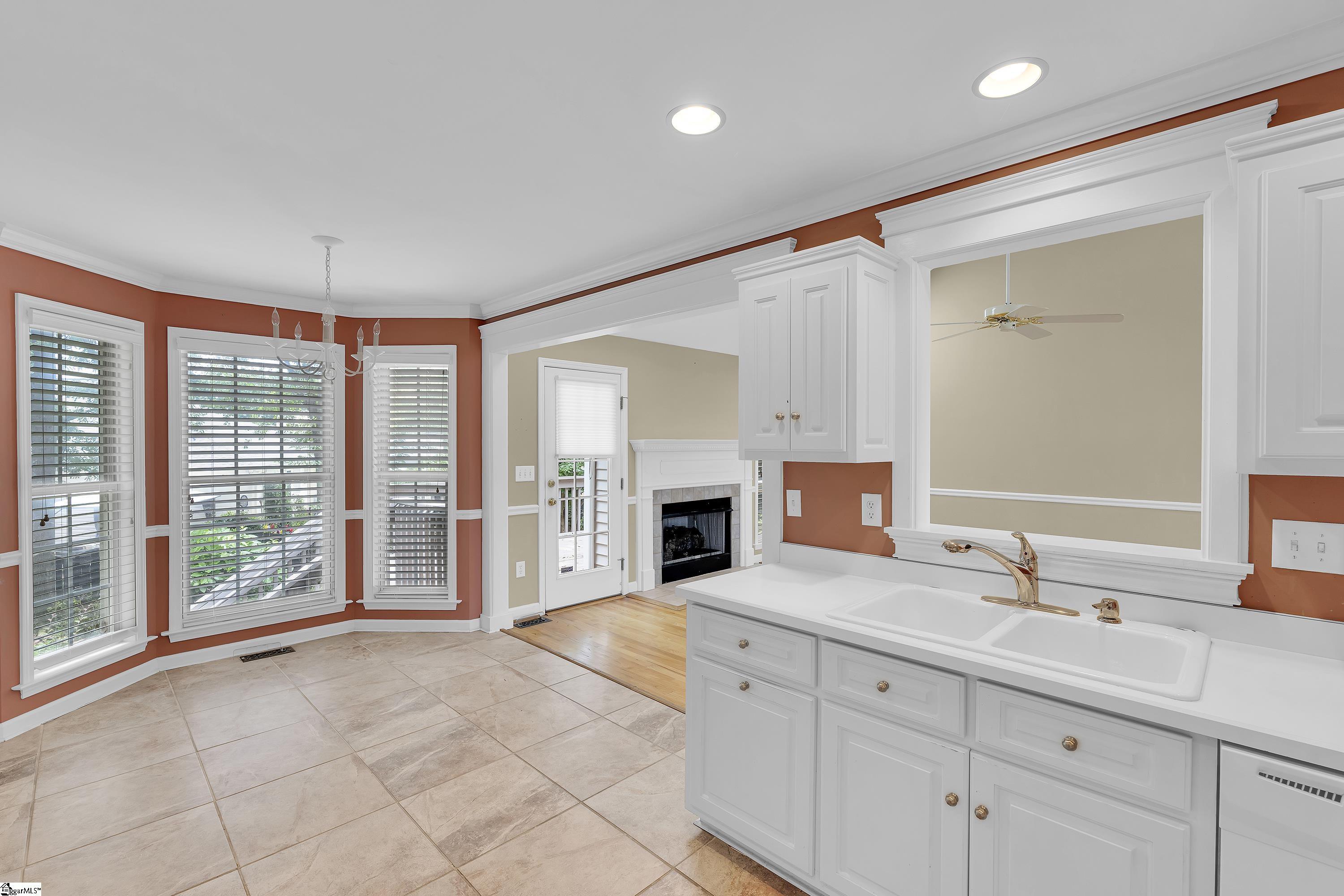 Property Photo: 210 Kinard Way SC 29681