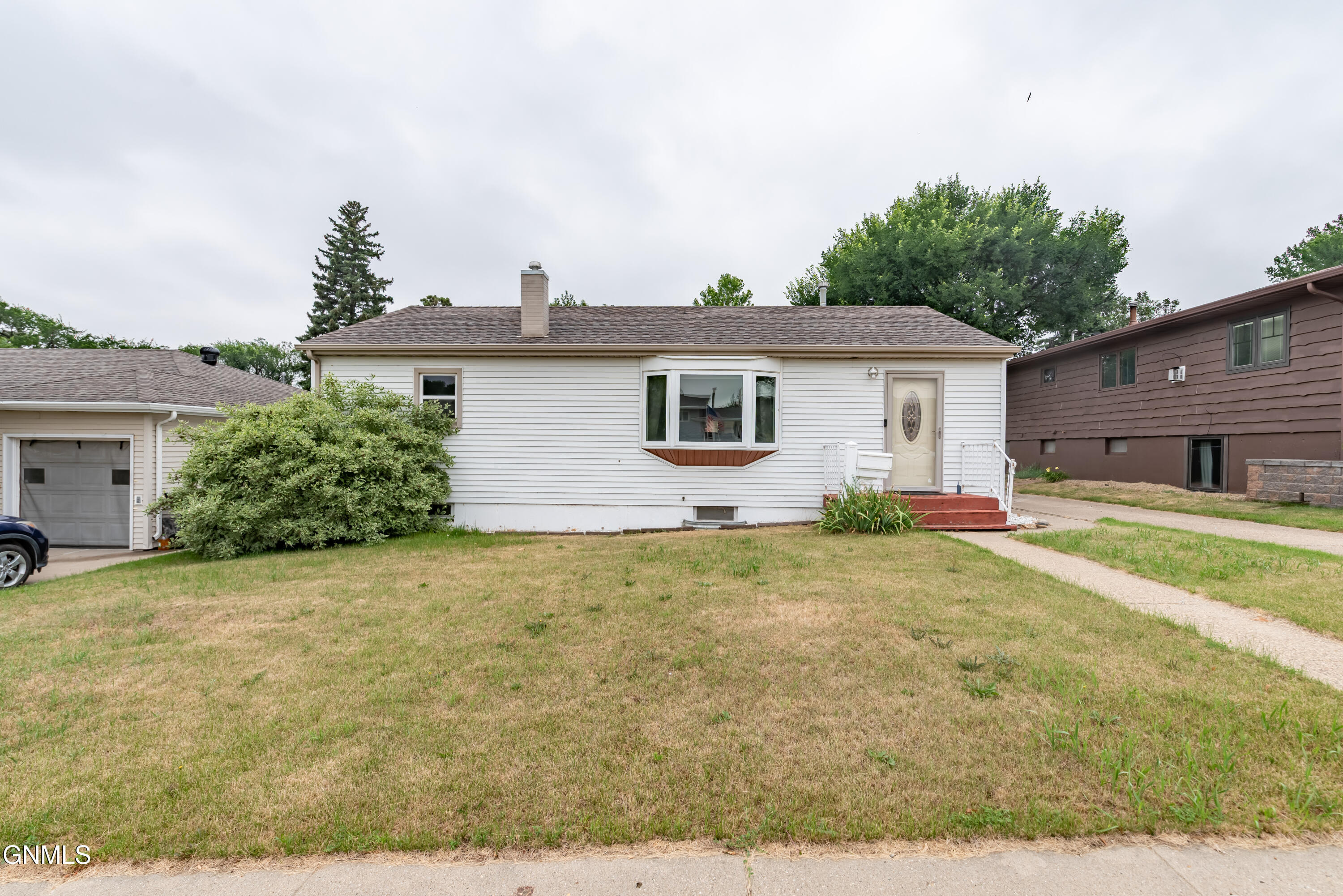 Property Photo: 2128 E Avenue E ND 58501