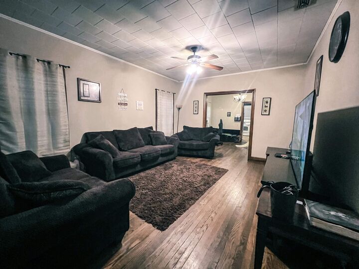 Property Photo:  217 Polk St  TX 75644 
