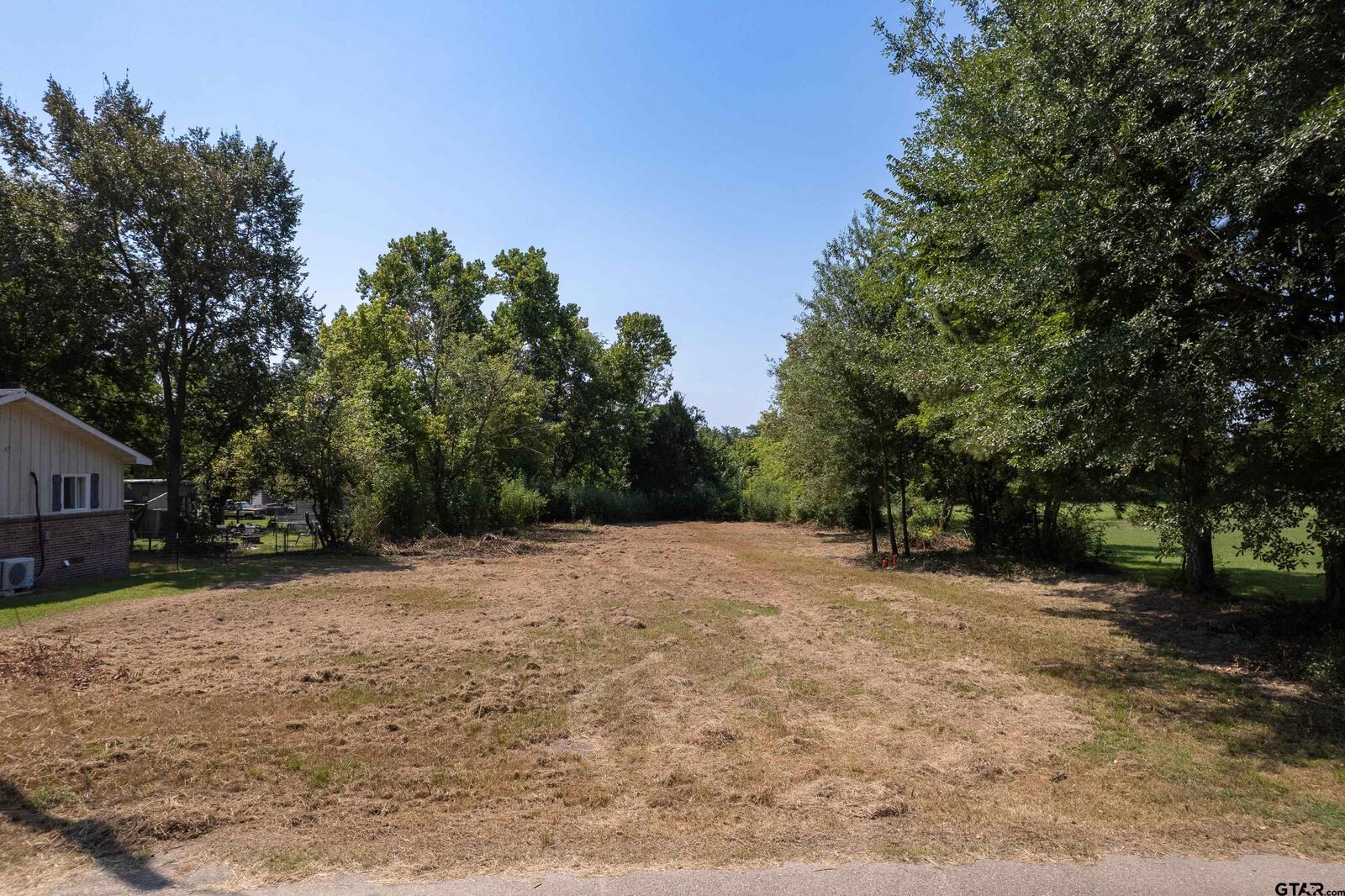 Property Photo:  708 E Elm  TX 75494 