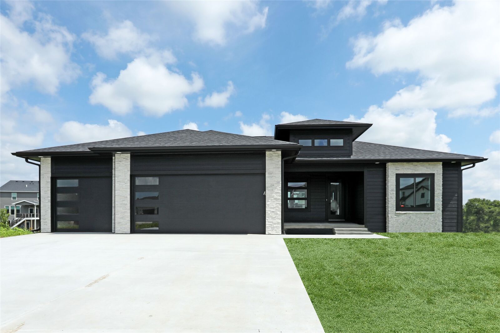Property Photo:  2909 Crest View Circle  IA 50211 