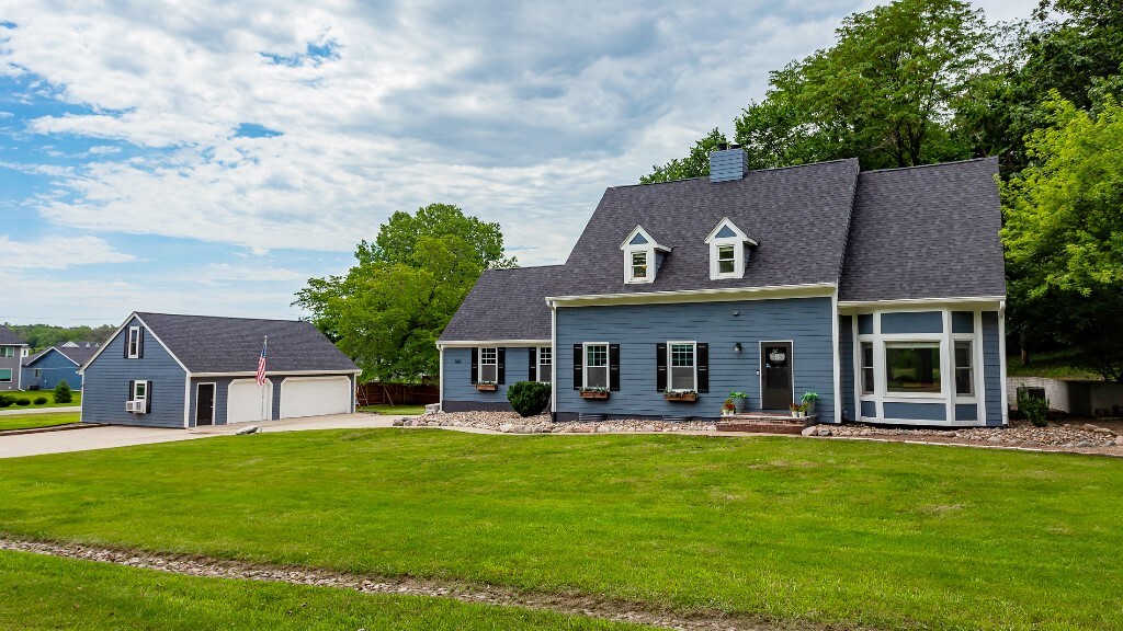 Property Photo: 1520 Thornwood Road IA 50265