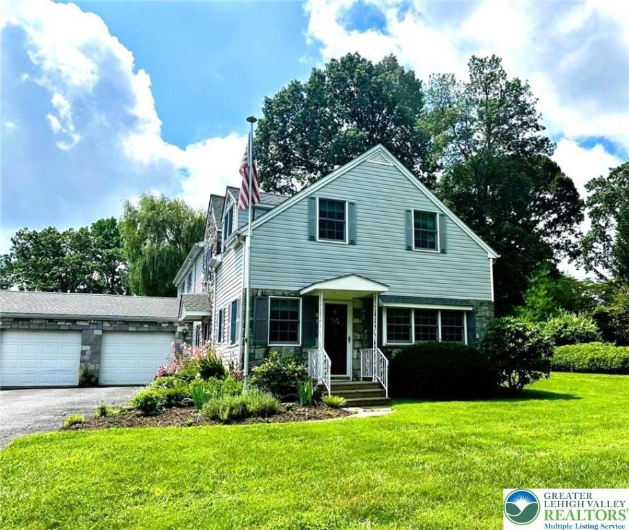Property Photo:  1125 Bridle Path Road  PA 18017 