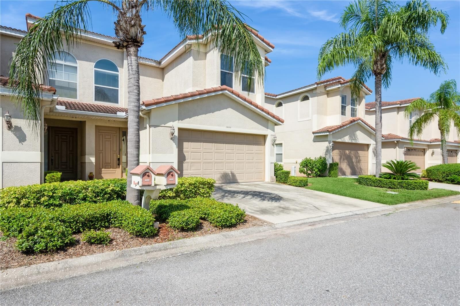 Property Photo: 10422 La Mirage Court FL 33615