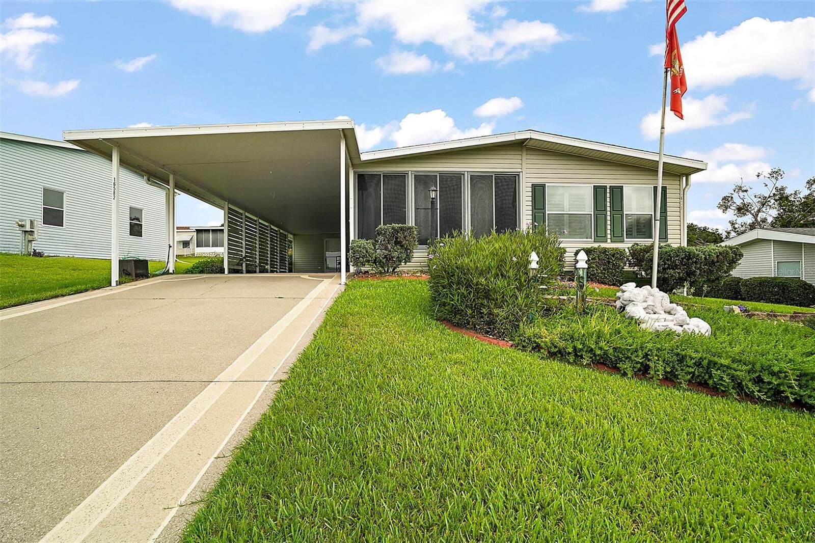Property Photo: 16582 SE 96th Court FL 34491