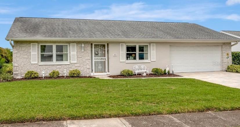 Property Photo:  1704 Caledonia Court  FL 34684 