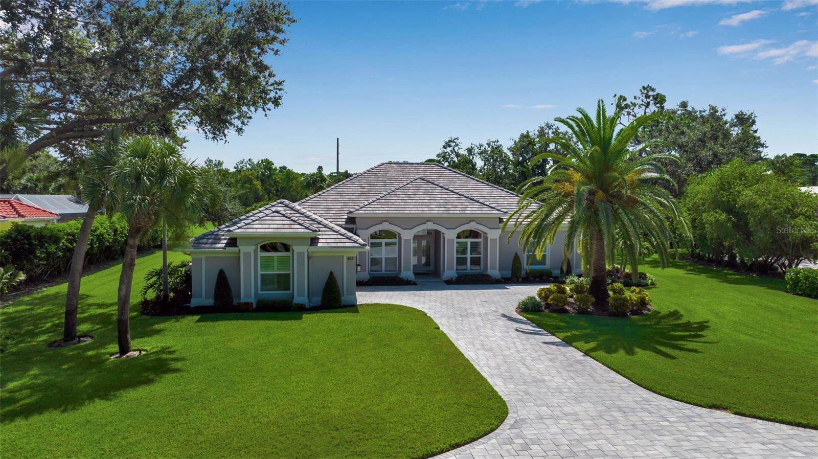 Property Photo:  462 E Macewen Drive  FL 34229 