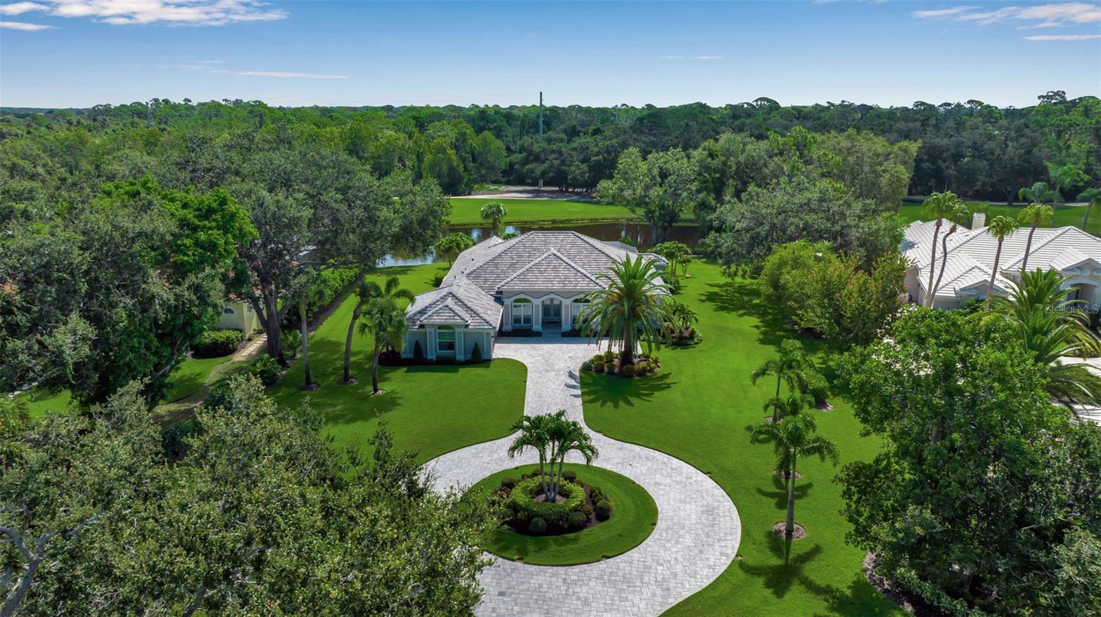 Property Photo: 462 E Macewen Drive FL 34229