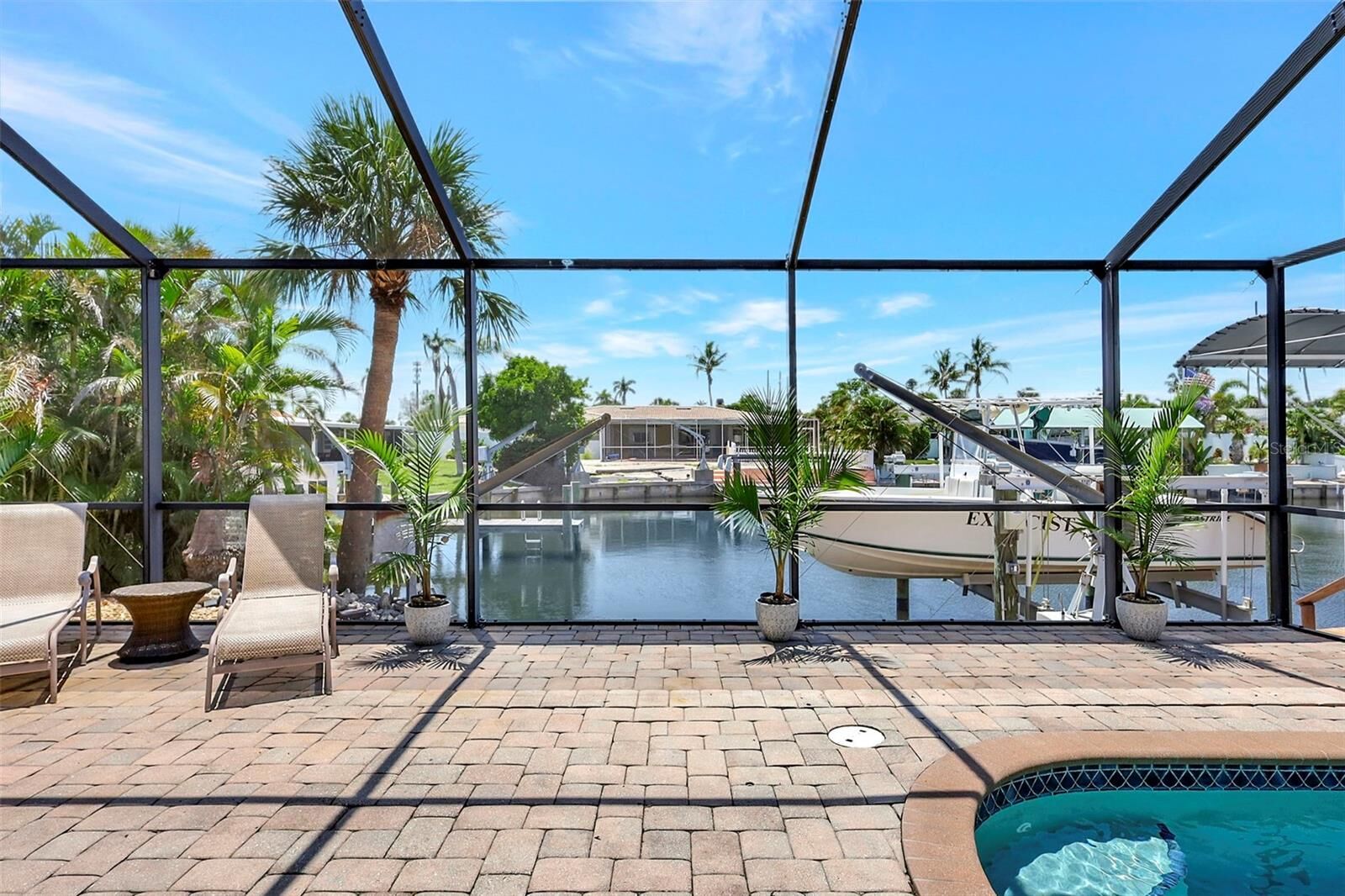 Property Photo:  4216 Royal Palm Drive  FL 34210 