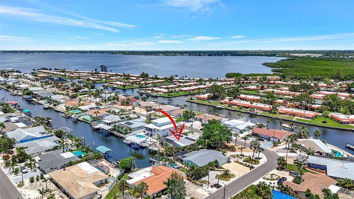 4216 Royal Palm Drive  Bradenton FL 34210 photo