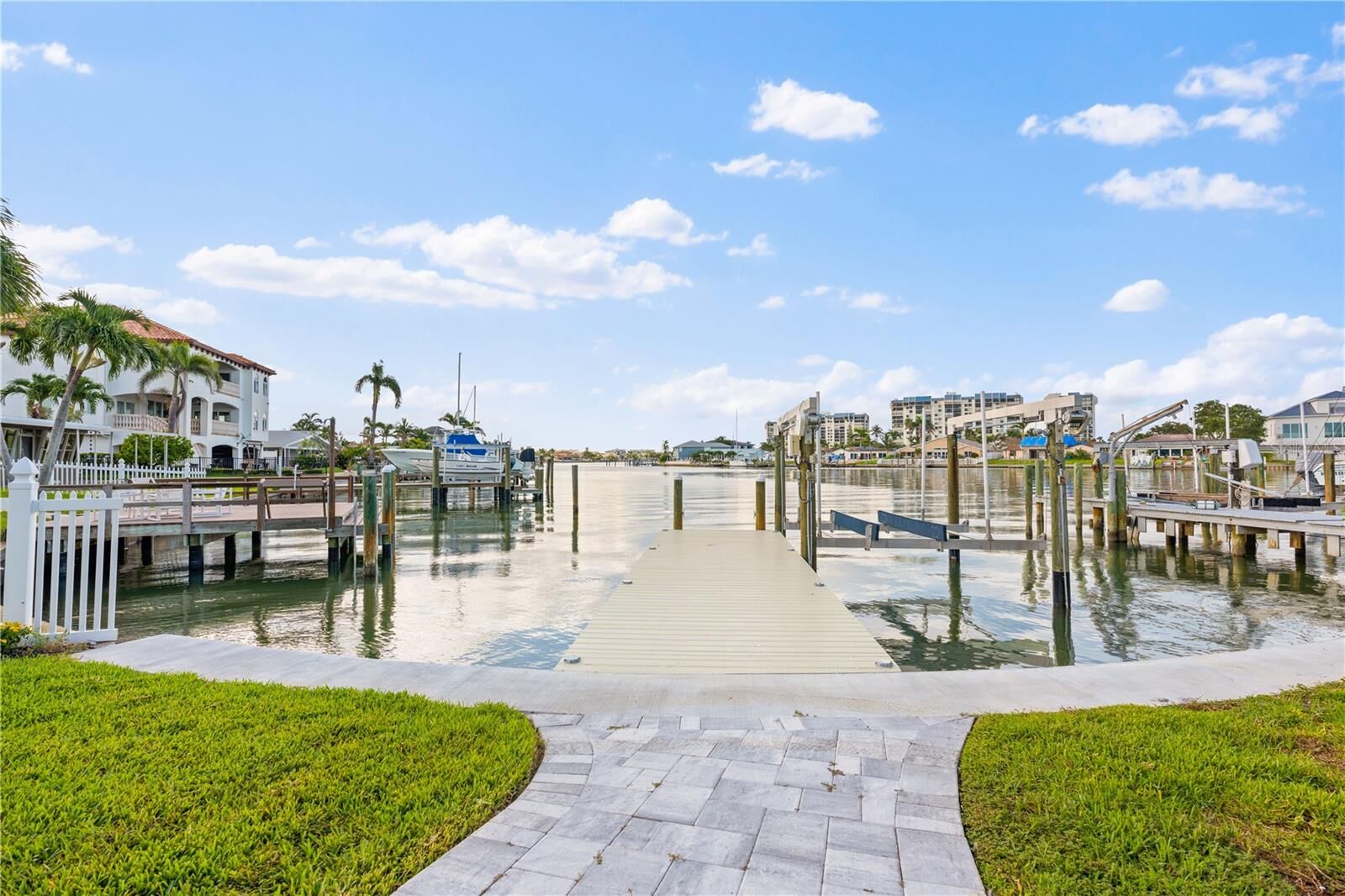 Property Photo:  24 Marina Terrace  FL 33706 