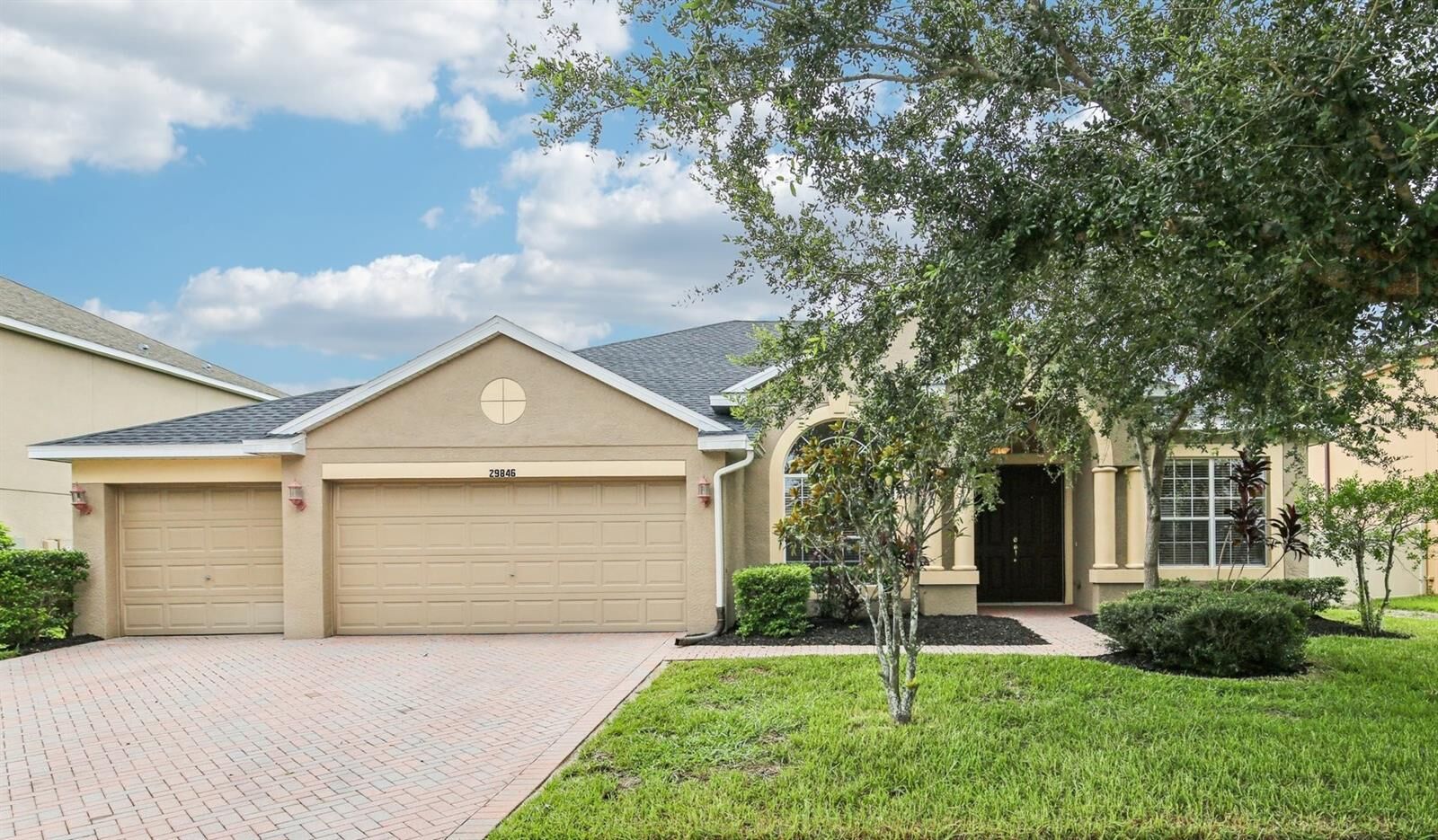 Property Photo:  29846 Boyette Oaks Place  FL 33545 