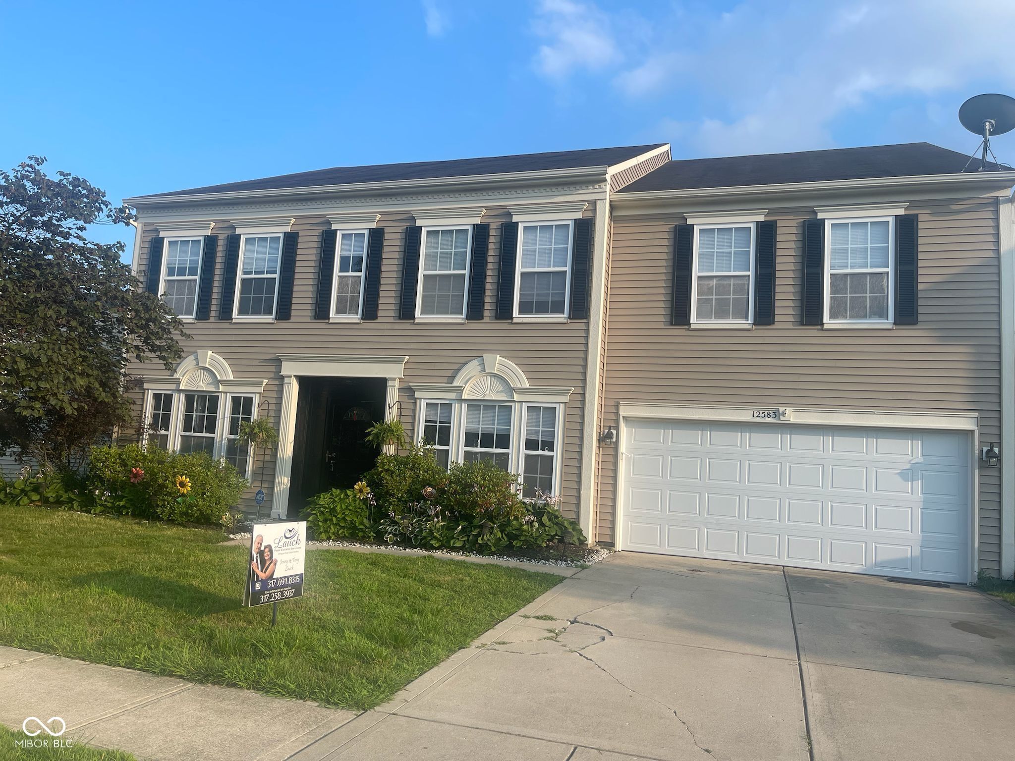 Property Photo: 12583 Courage Crossing IN 46037