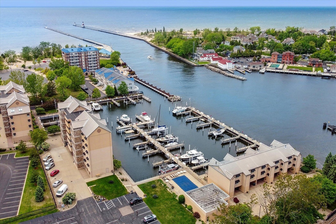 306 &Amp Water Street  Saint Joseph MI 49085 photo