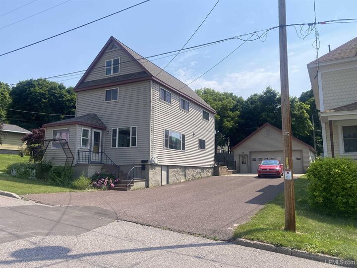 1027 2nd Street  Hancock MI 49930 photo