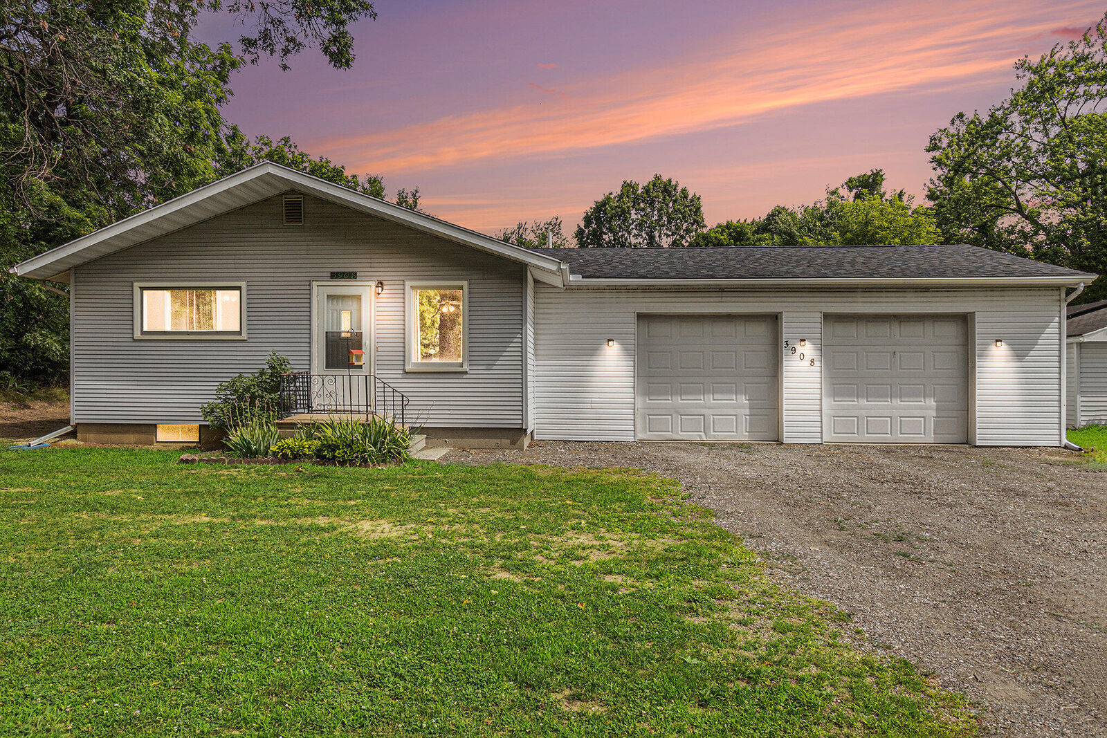 Property Photo:  3908 Seymour Road  MI 49201 