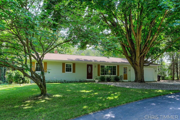 Property Photo: 15528 James Street MI 49424