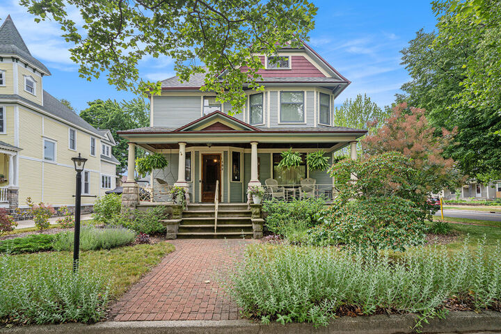 162 W 14th Street  Holland MI 49423 photo