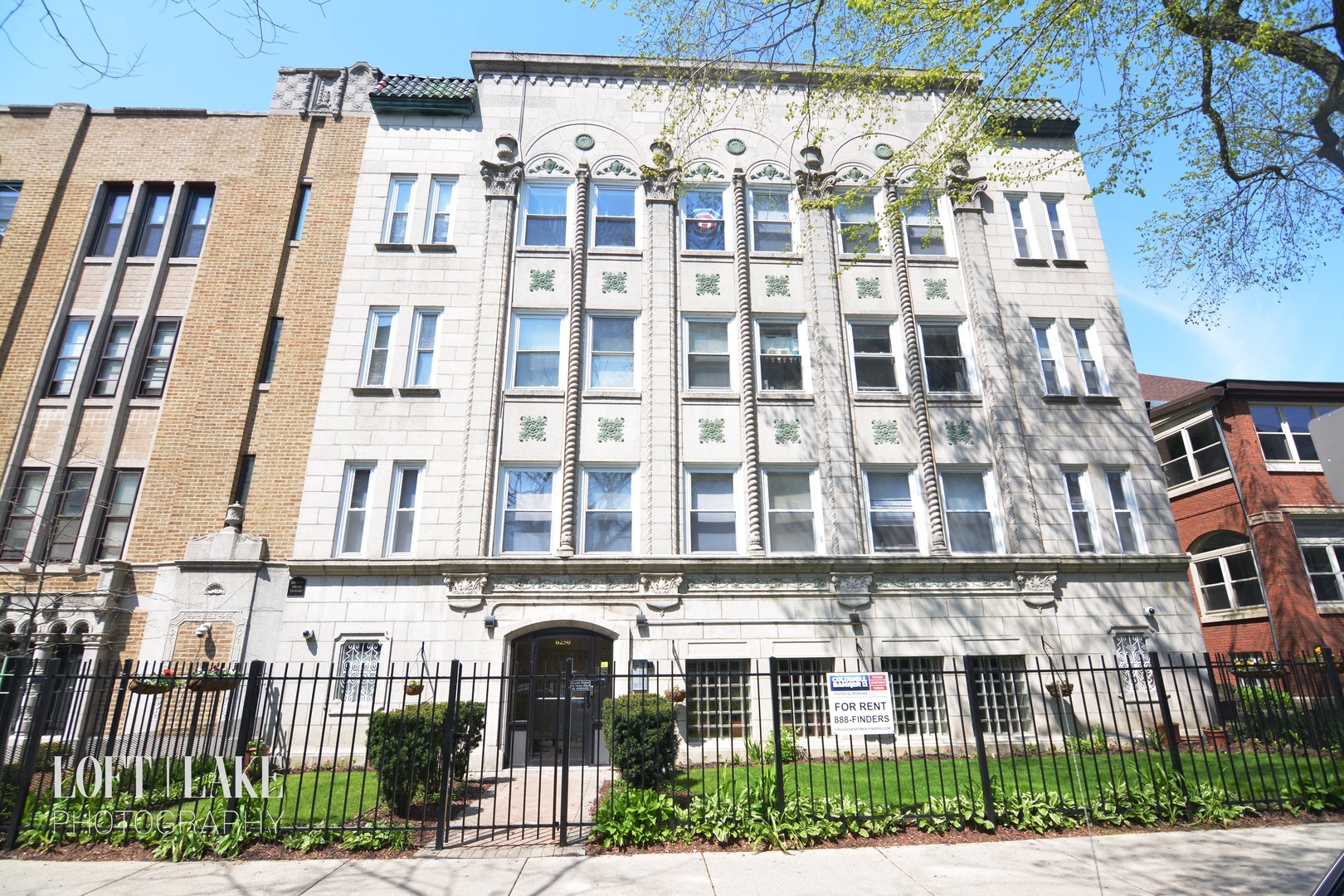Property Photo: 6250 N Winthrop Avenue 304 IL 60660