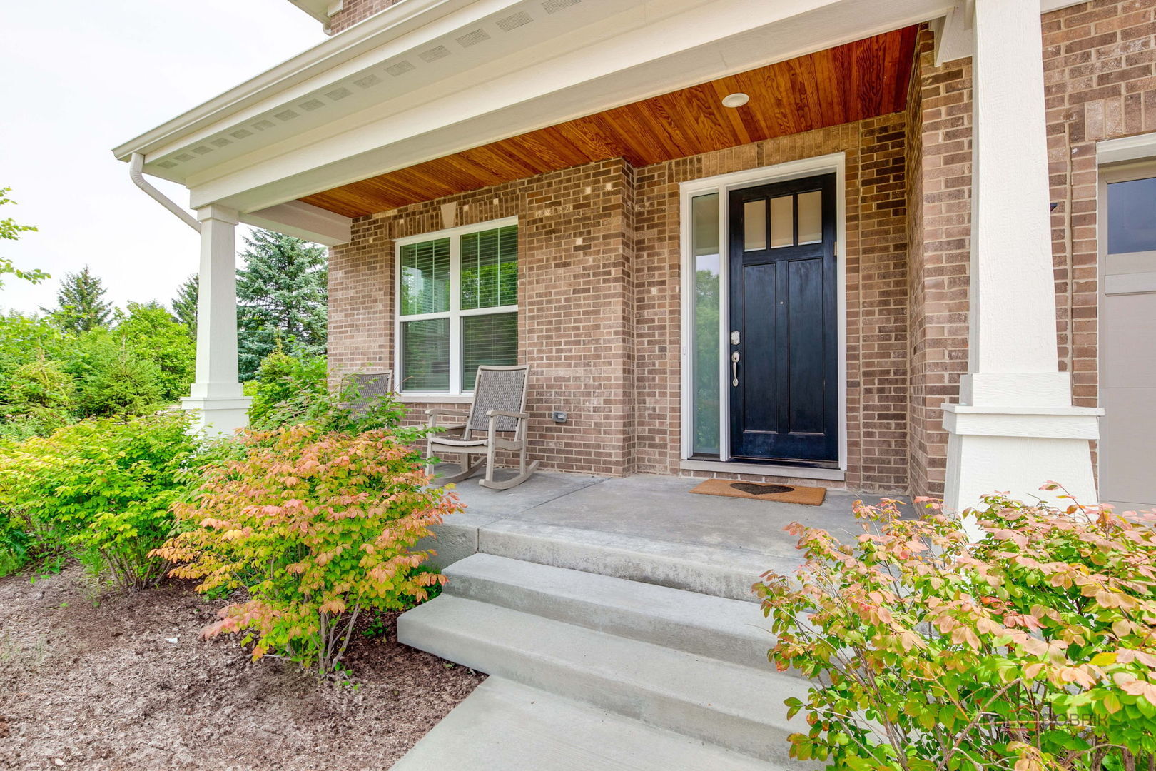 Property Photo:  1945 N Lake Charles Drive  IL 60061 