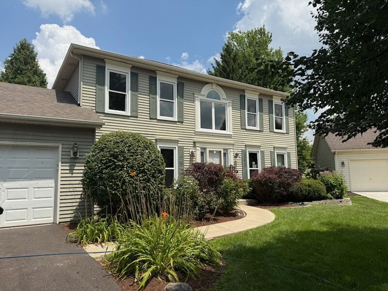 Property Photo:  335 Pinecrest Court  IL 60502 