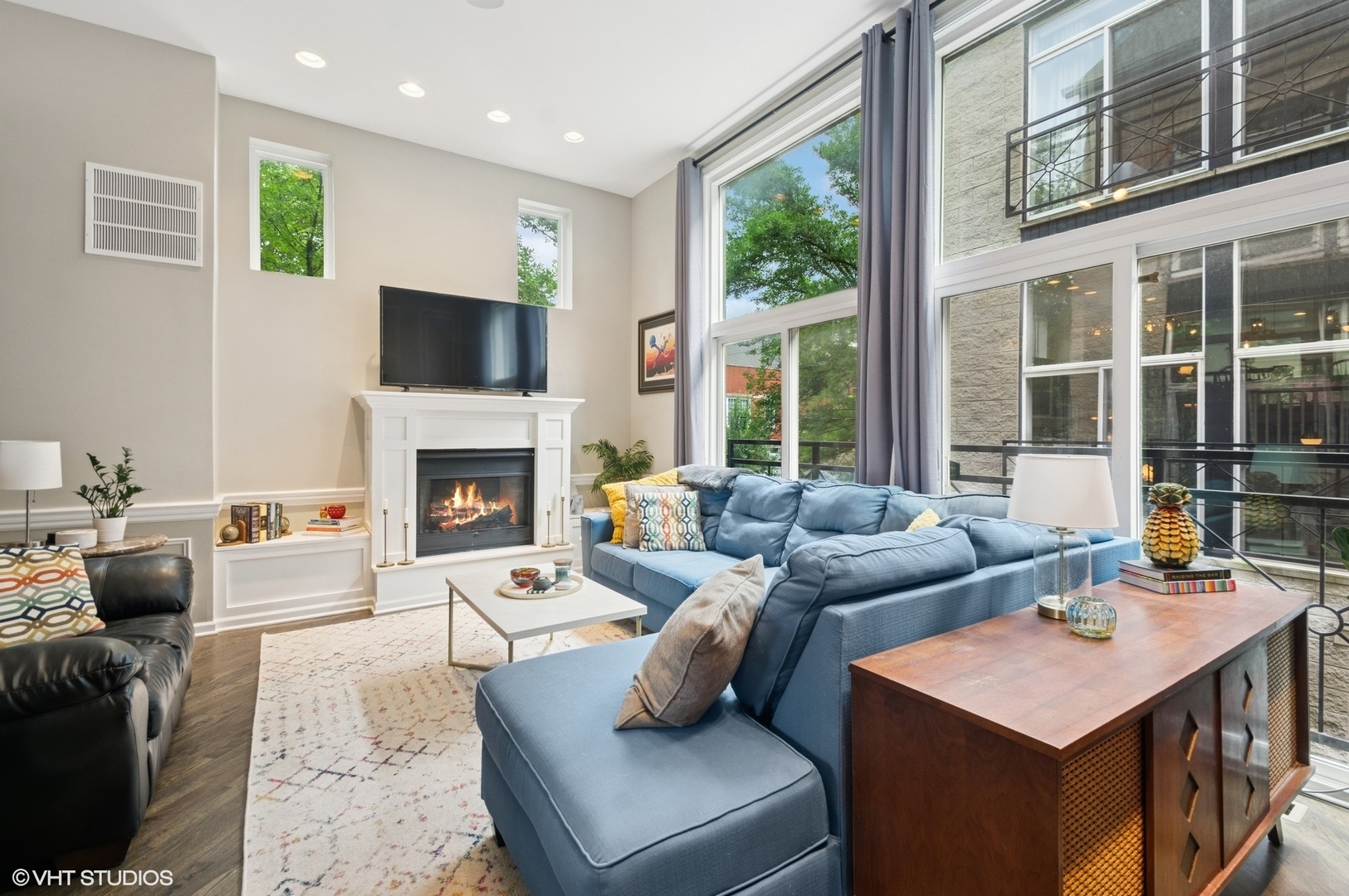 Property Photo: 530 N Wood Street D IL 60622