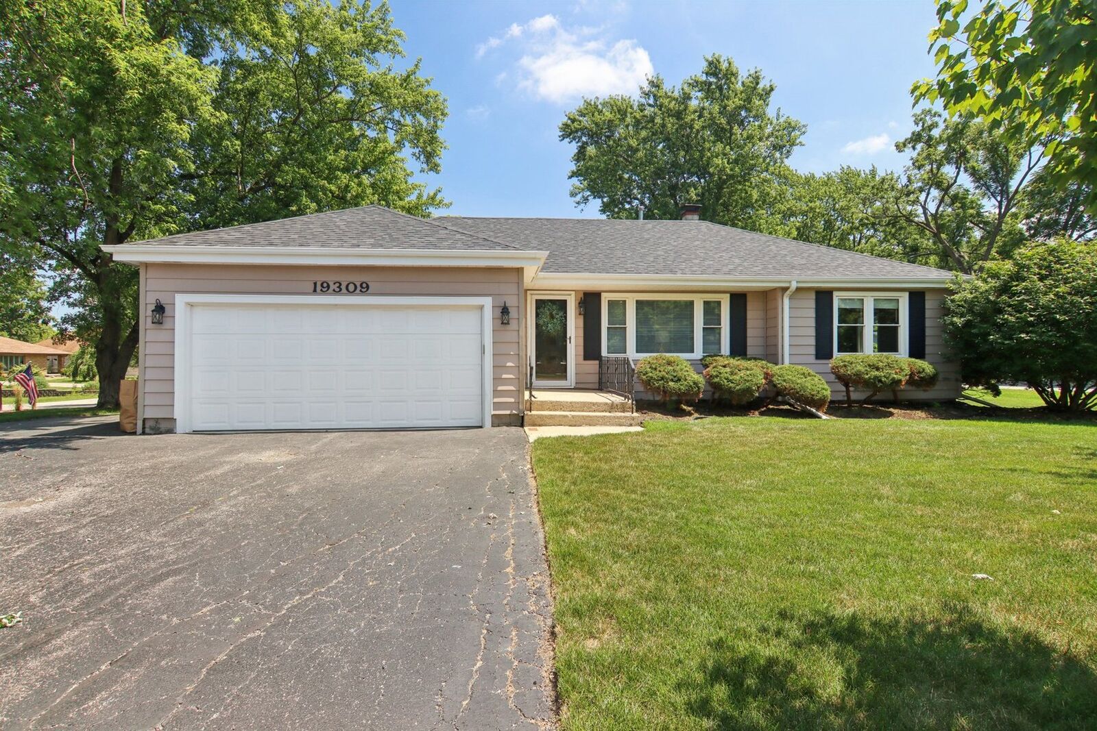 Property Photo: 19309 Wolf Road IL 60448
