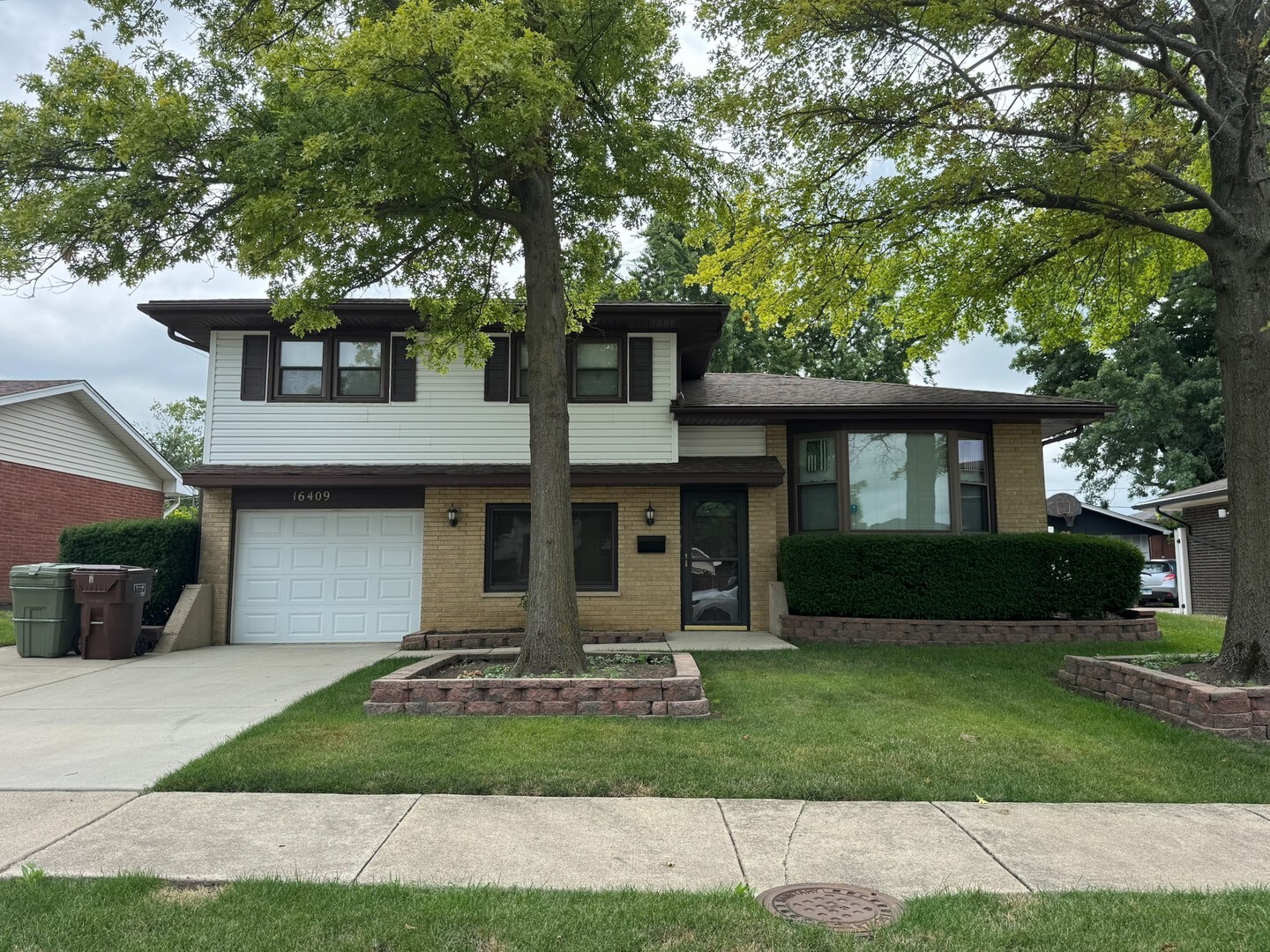 Property Photo:  16409 64th Court  IL 60477 