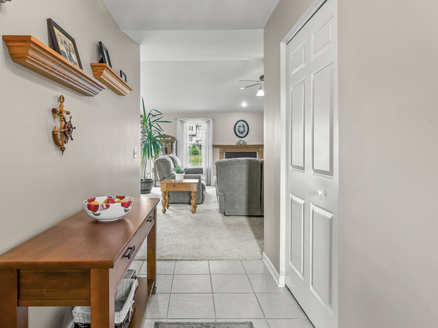 Property Photo:  2101 Kingsmill Street  IL 60560 