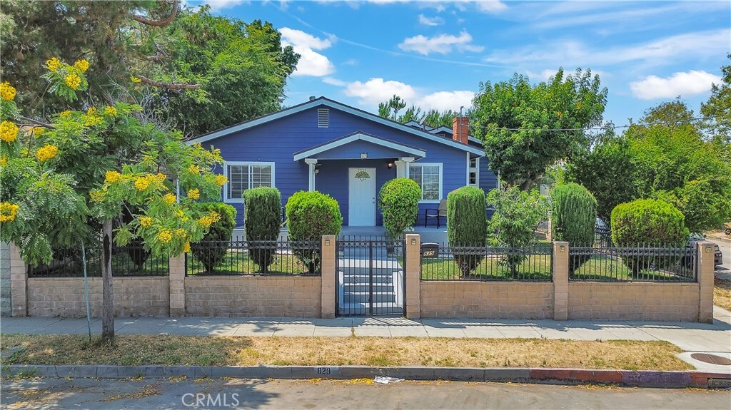 Property Photo: 829 N Avenue 53 CA 90042