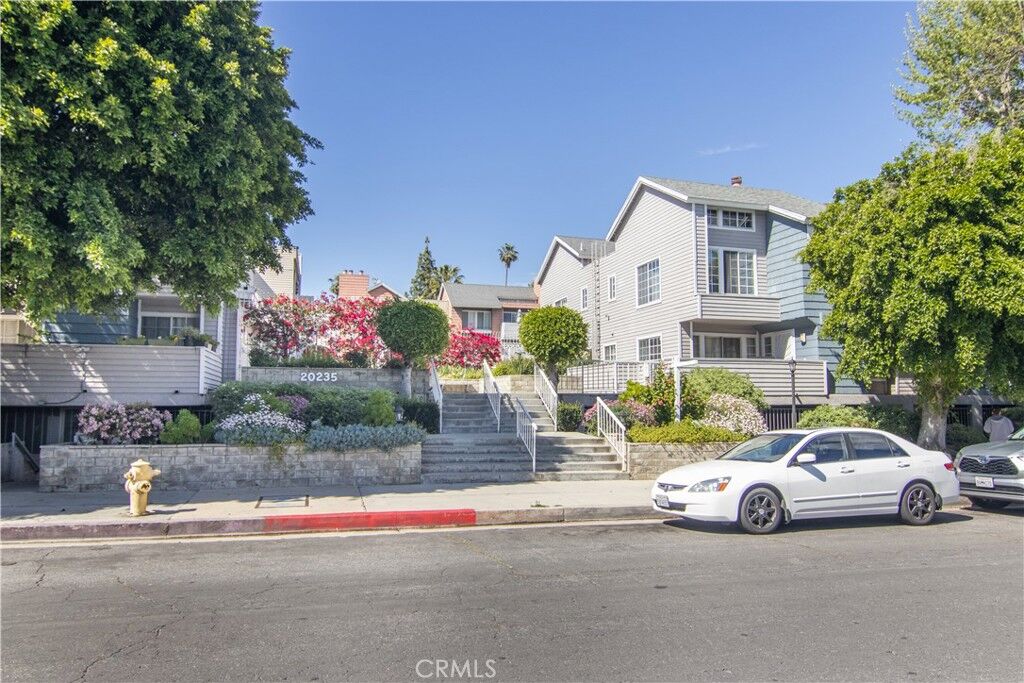 Property Photo:  20235 Keswick Street 102  CA 91306 